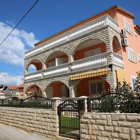 Ivelj * Vodice